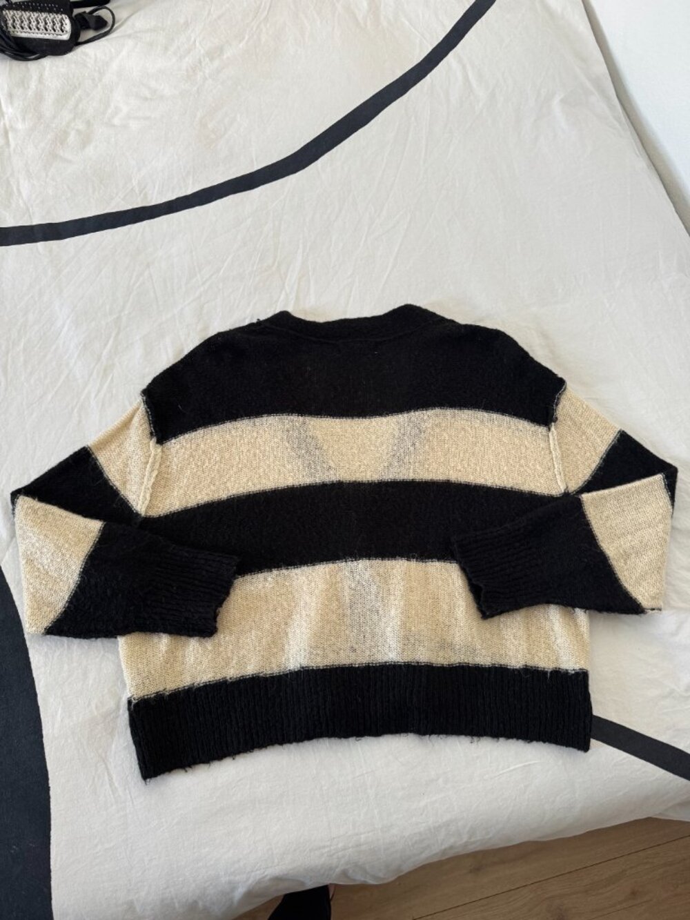 By Together Black Cream Striped Cropped Cardigan Sz M/L - Picture 5 of 6